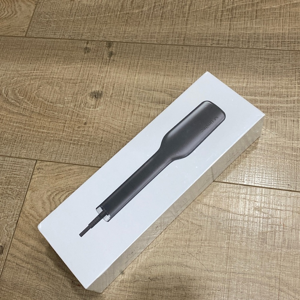 Hair straightener brush! Brand New!